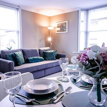 Lord Street - 2 Beautiful Apartments - Sleep Up To 14 Guests - By Rework Accommodation Chester Eksteriør bilde