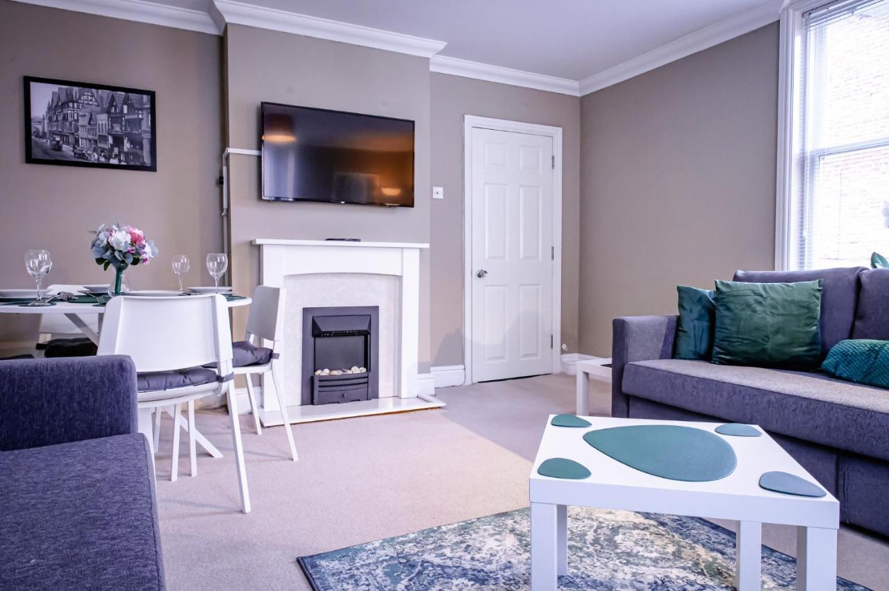 Lord Street - 2 Beautiful Apartments - Sleep Up To 14 Guests - By Rework Accommodation Chester Eksteriør bilde