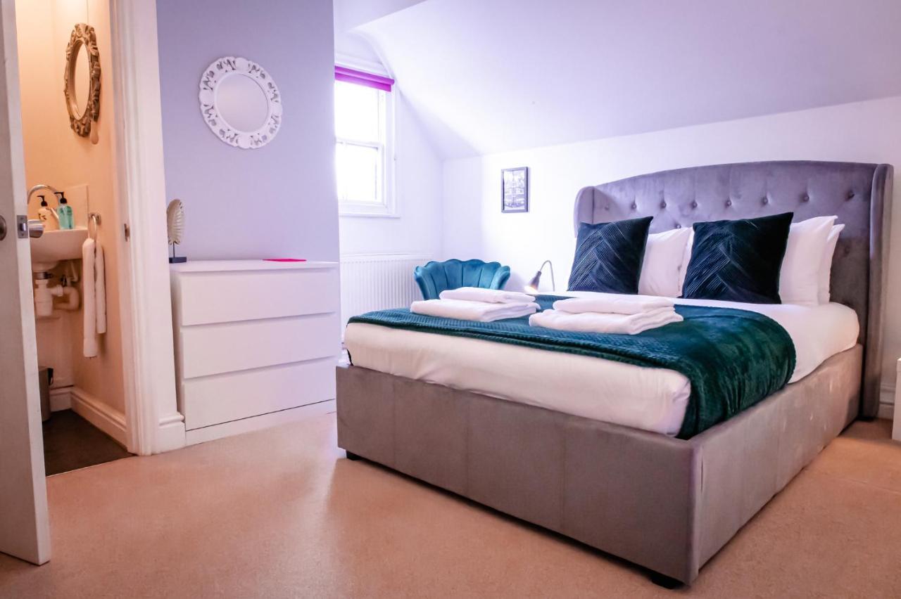 Lord Street - 2 Beautiful Apartments - Sleep Up To 14 Guests - By Rework Accommodation Chester Eksteriør bilde
