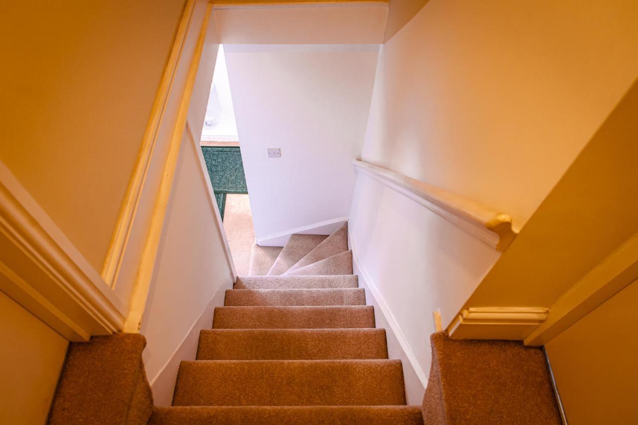 Lord Street - 2 Beautiful Apartments - Sleep Up To 14 Guests - By Rework Accommodation Chester Eksteriør bilde
