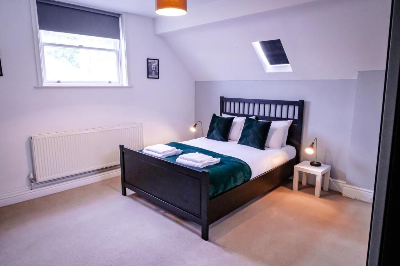 Lord Street - 2 Beautiful Apartments - Sleep Up To 14 Guests - By Rework Accommodation Chester Eksteriør bilde