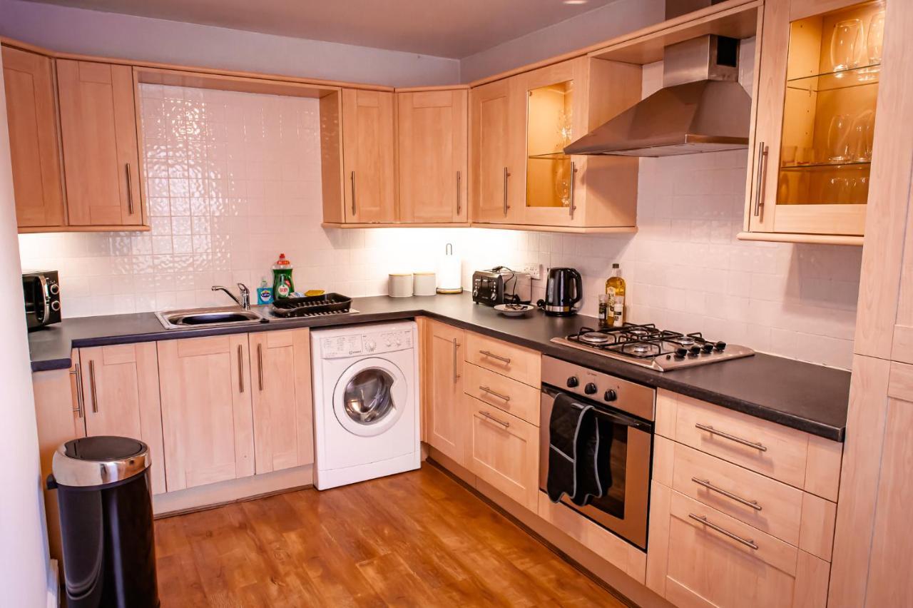 Lord Street - 2 Beautiful Apartments - Sleep Up To 14 Guests - By Rework Accommodation Chester Eksteriør bilde