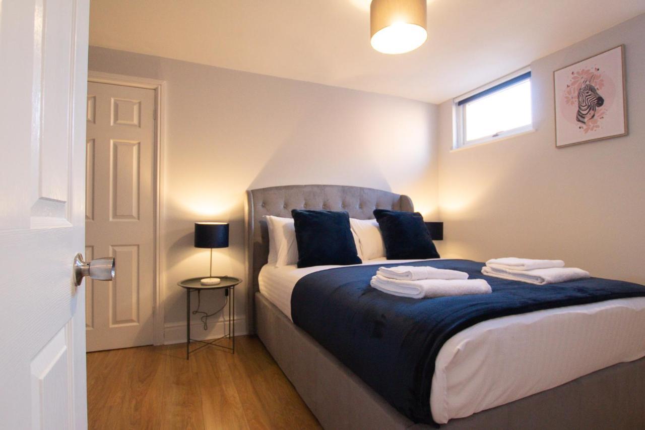 Lord Street - 2 Beautiful Apartments - Sleep Up To 14 Guests - By Rework Accommodation Chester Eksteriør bilde