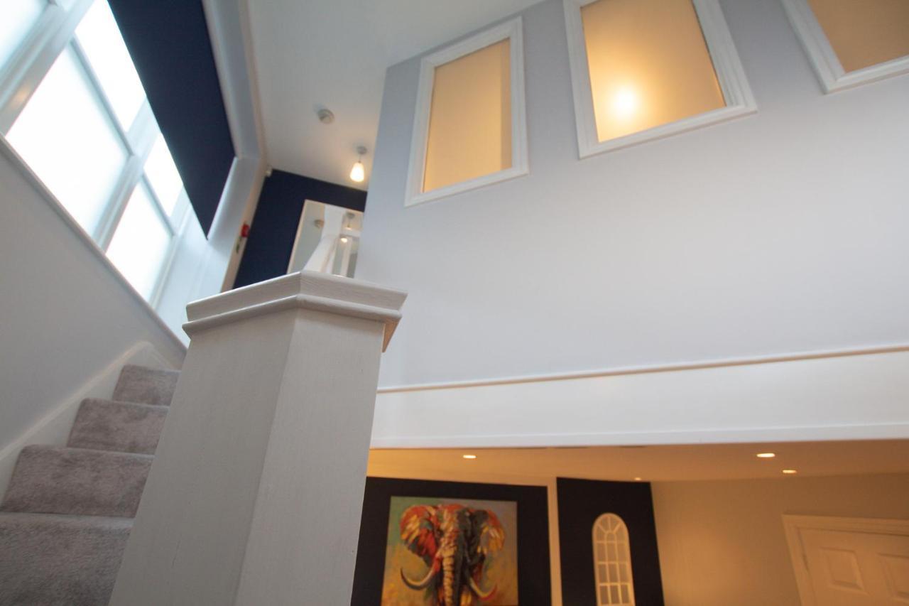 Lord Street - 2 Beautiful Apartments - Sleep Up To 14 Guests - By Rework Accommodation Chester Eksteriør bilde