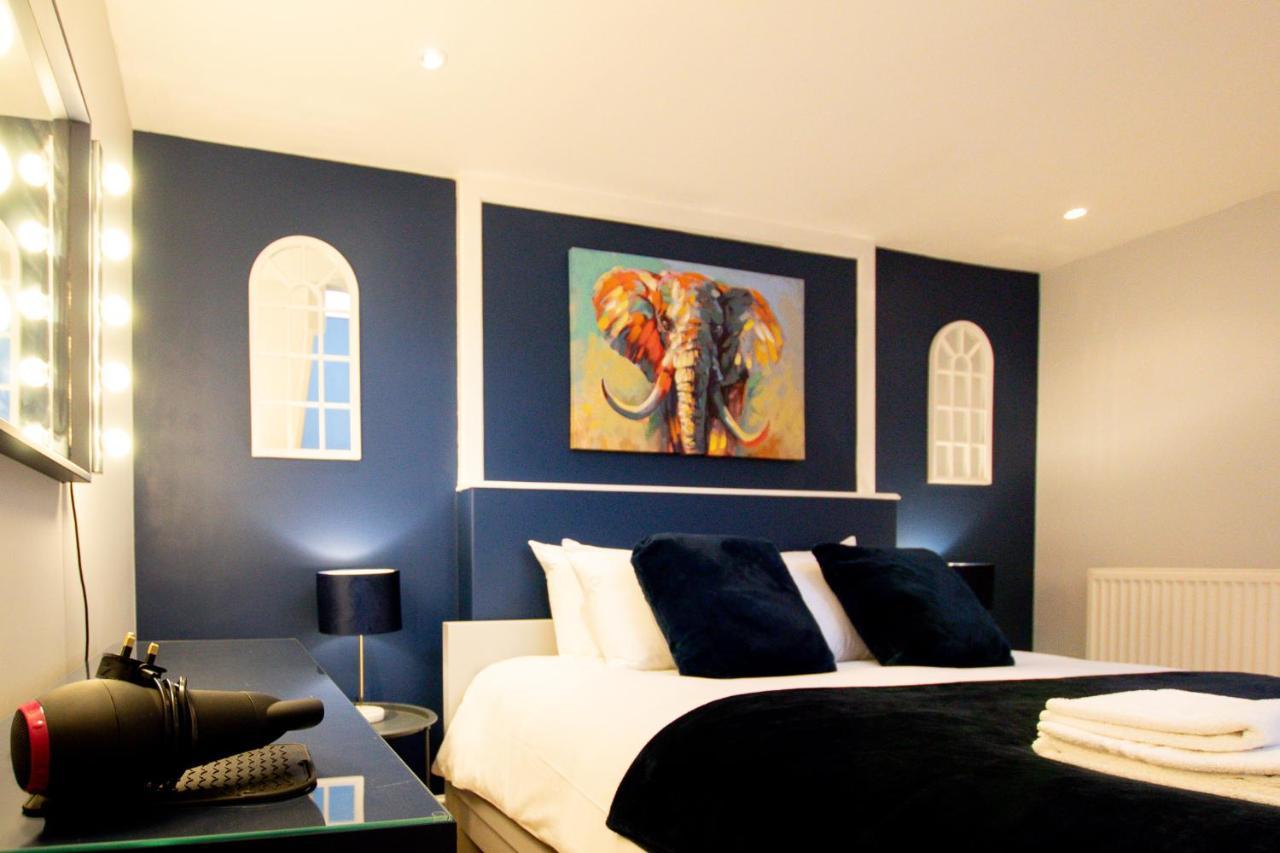 Lord Street - 2 Beautiful Apartments - Sleep Up To 14 Guests - By Rework Accommodation Chester Eksteriør bilde