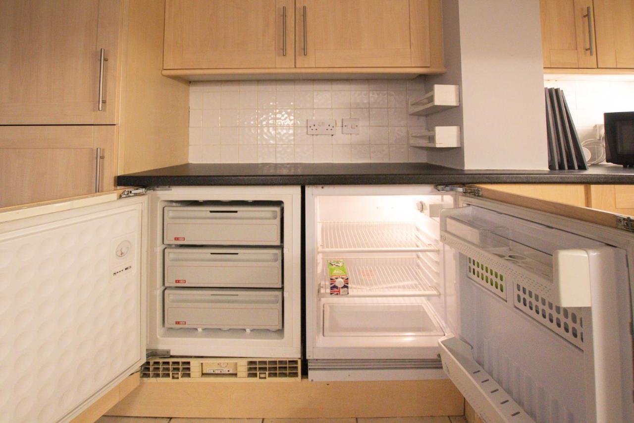 Lord Street - 2 Beautiful Apartments - Sleep Up To 14 Guests - By Rework Accommodation Chester Eksteriør bilde