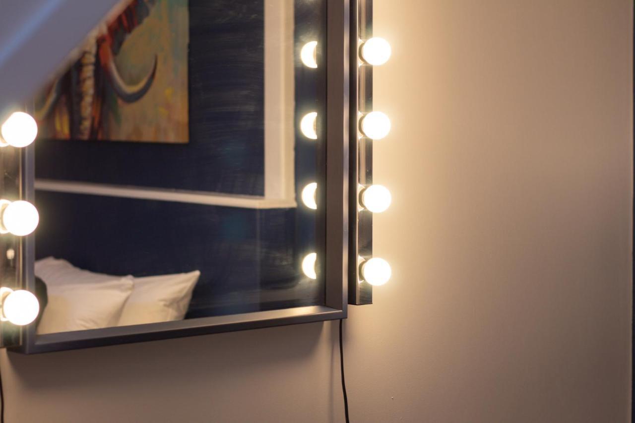 Lord Street - 2 Beautiful Apartments - Sleep Up To 14 Guests - By Rework Accommodation Chester Eksteriør bilde