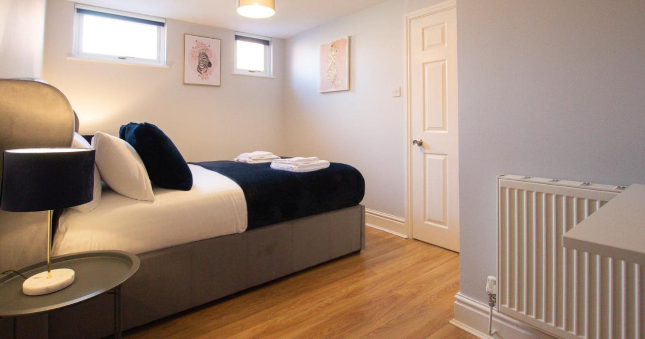 Lord Street - 2 Beautiful Apartments - Sleep Up To 14 Guests - By Rework Accommodation Chester Eksteriør bilde
