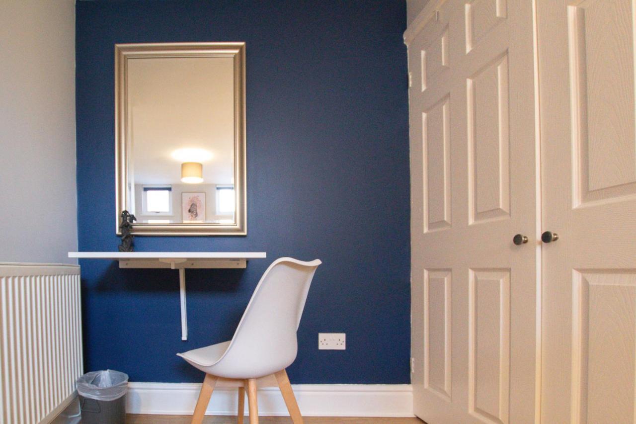 Lord Street - 2 Beautiful Apartments - Sleep Up To 14 Guests - By Rework Accommodation Chester Eksteriør bilde