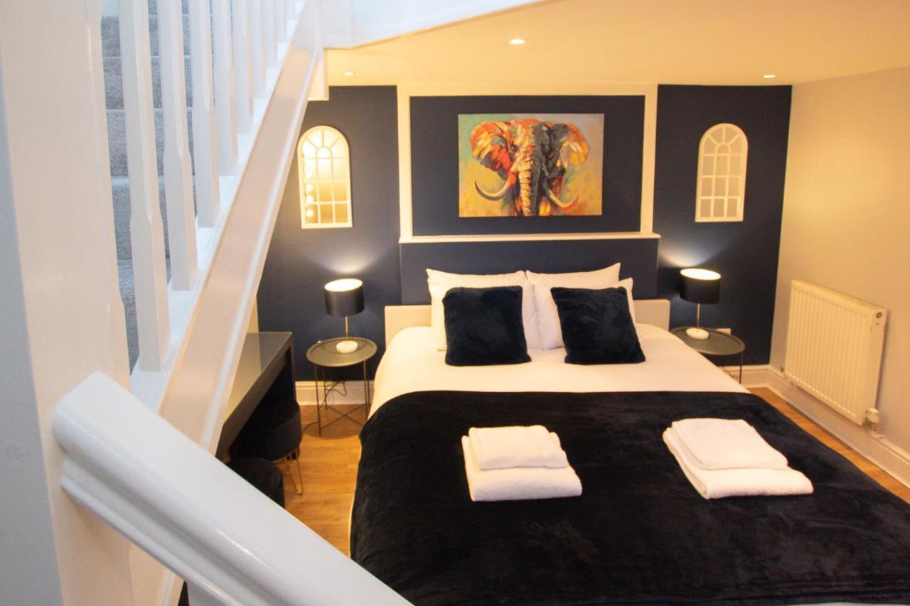 Lord Street - 2 Beautiful Apartments - Sleep Up To 14 Guests - By Rework Accommodation Chester Eksteriør bilde