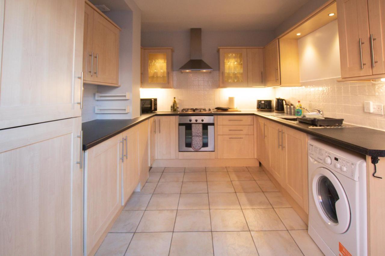 Lord Street - 2 Beautiful Apartments - Sleep Up To 14 Guests - By Rework Accommodation Chester Eksteriør bilde