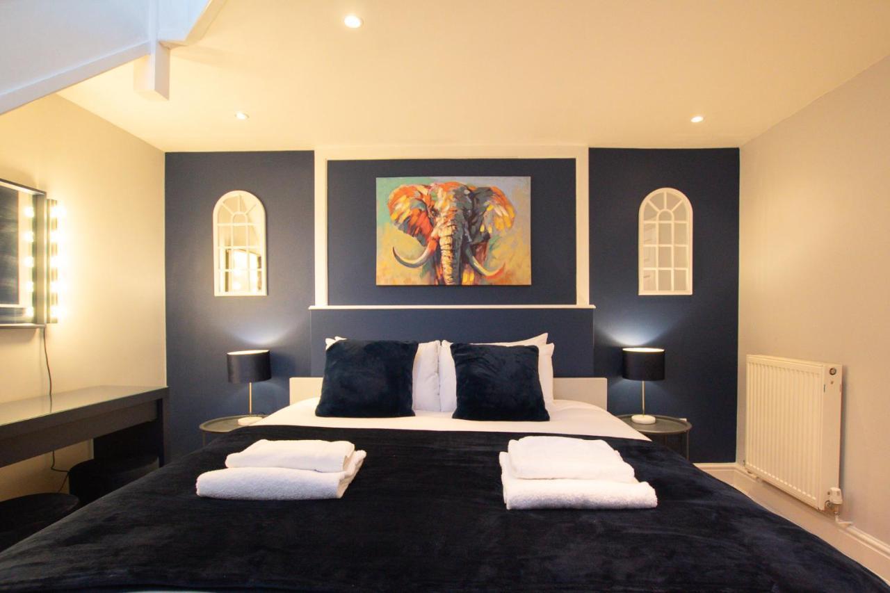 Lord Street - 2 Beautiful Apartments - Sleep Up To 14 Guests - By Rework Accommodation Chester Eksteriør bilde
