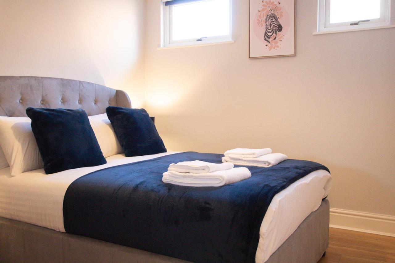 Lord Street - 2 Beautiful Apartments - Sleep Up To 14 Guests - By Rework Accommodation Chester Eksteriør bilde