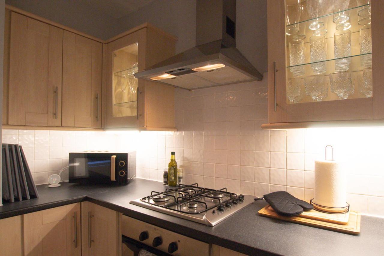 Lord Street - 2 Beautiful Apartments - Sleep Up To 14 Guests - By Rework Accommodation Chester Eksteriør bilde